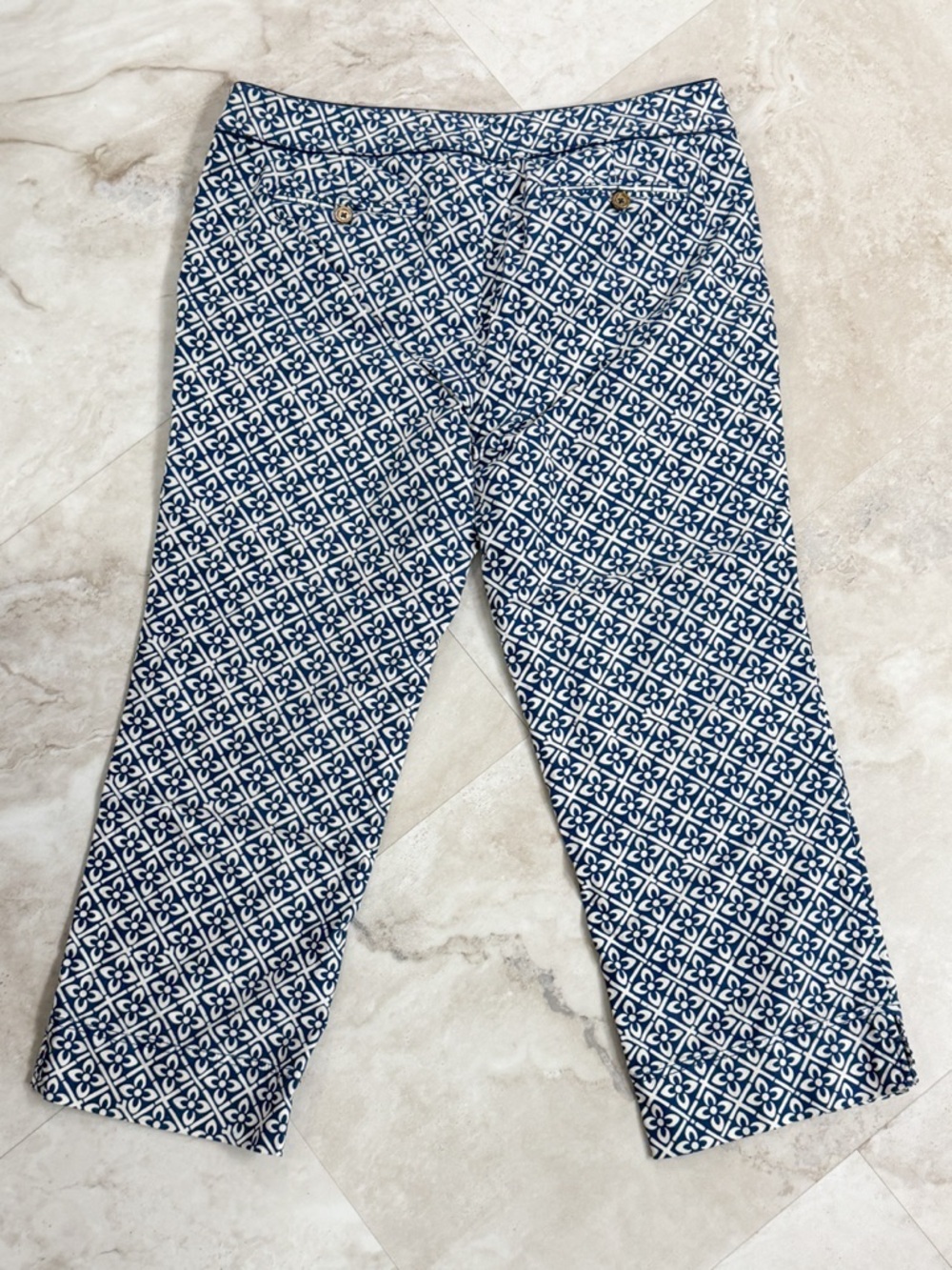 Lilly Pulitzer Palm Beach Fit Navy Blue & White Print Cropped Pants Size 10 - Picture 3 of 6